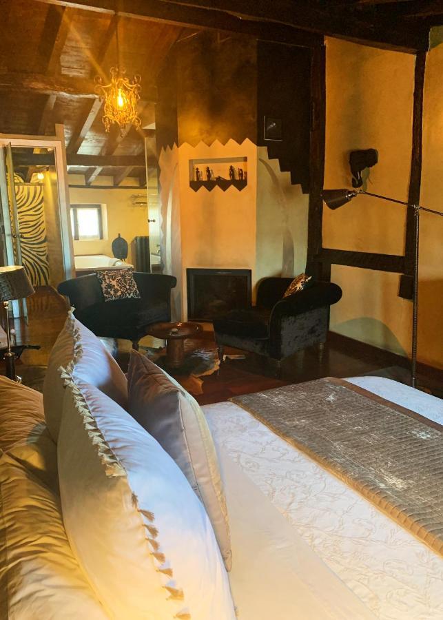 Hotel Boutique Valle De Oca Villanasur Rio De Oca Bagian luar foto