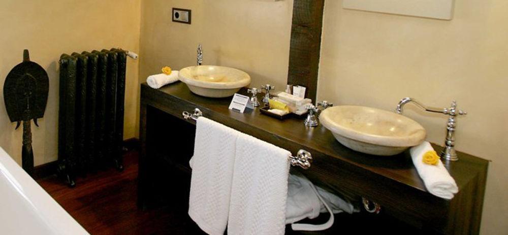 Hotel Boutique Valle De Oca Villanasur Rio De Oca Bagian luar foto