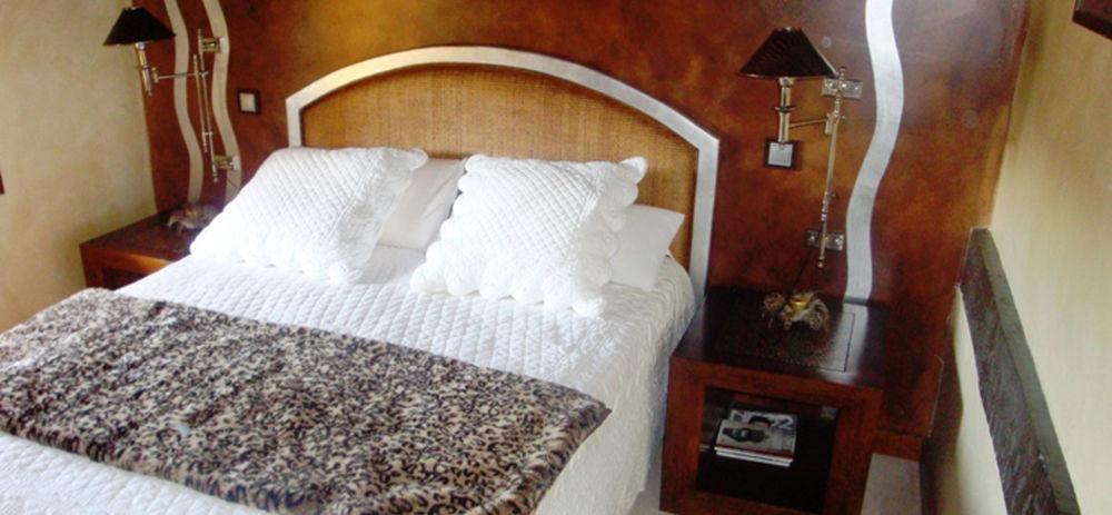 Hotel Boutique Valle De Oca Villanasur Rio De Oca Bagian luar foto