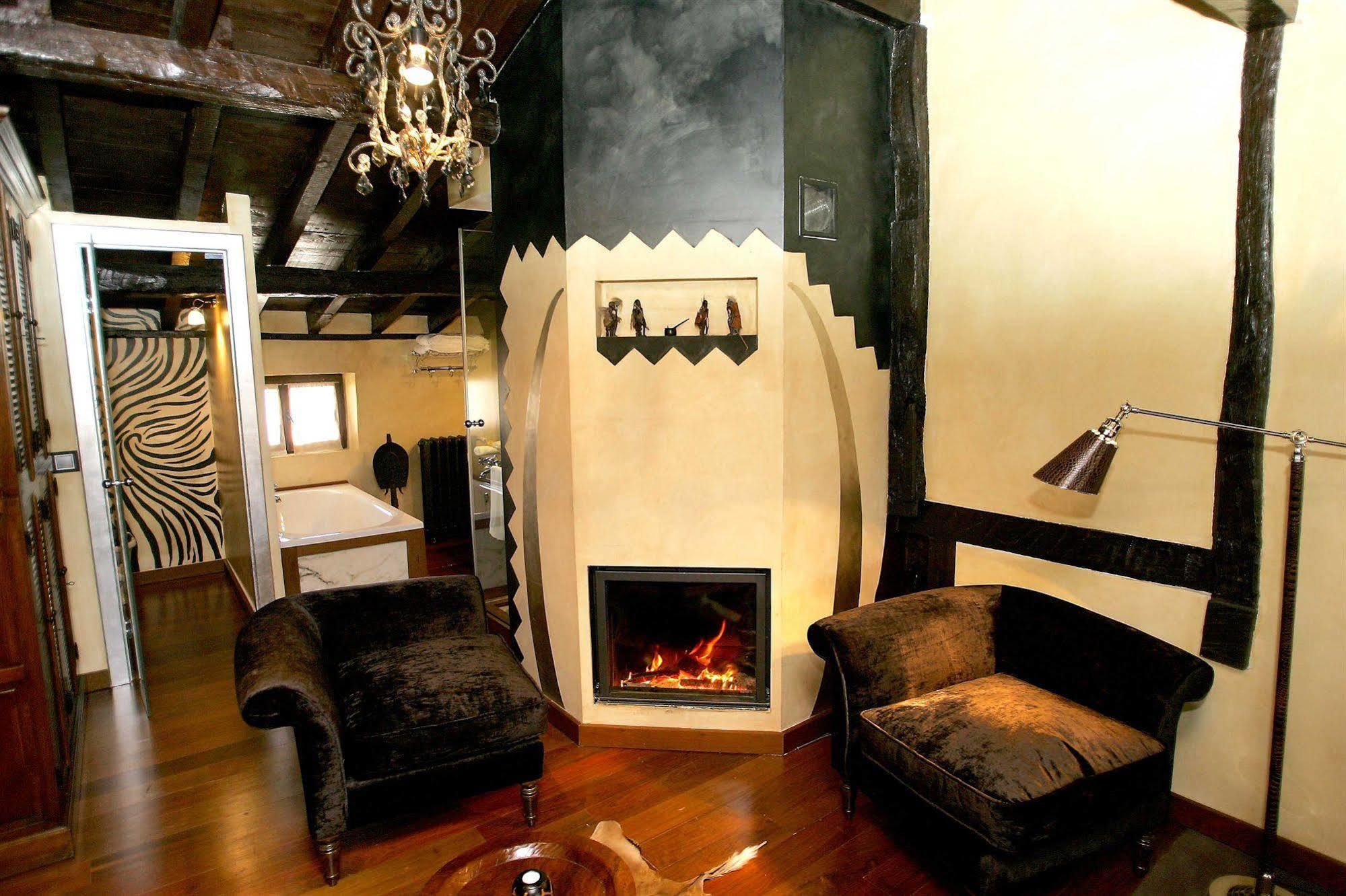Hotel Boutique Valle De Oca Villanasur Rio De Oca Bagian luar foto
